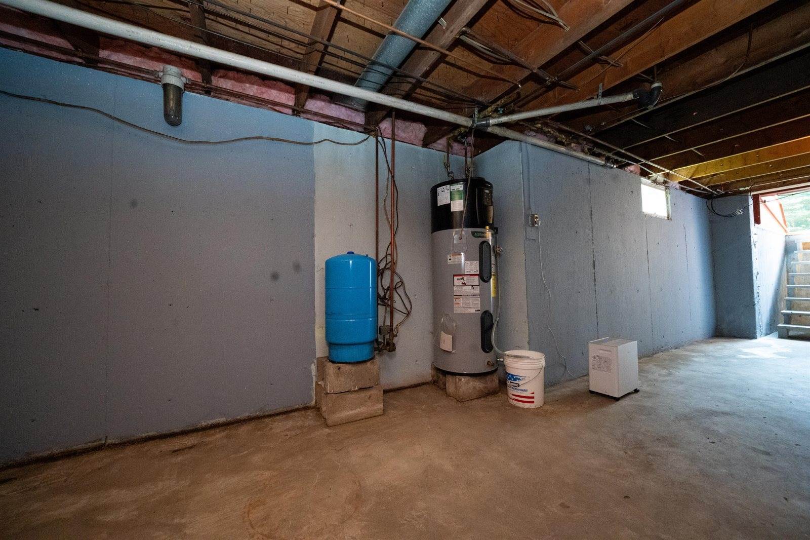 653 Moosehead Trail, Newport, ME 04953