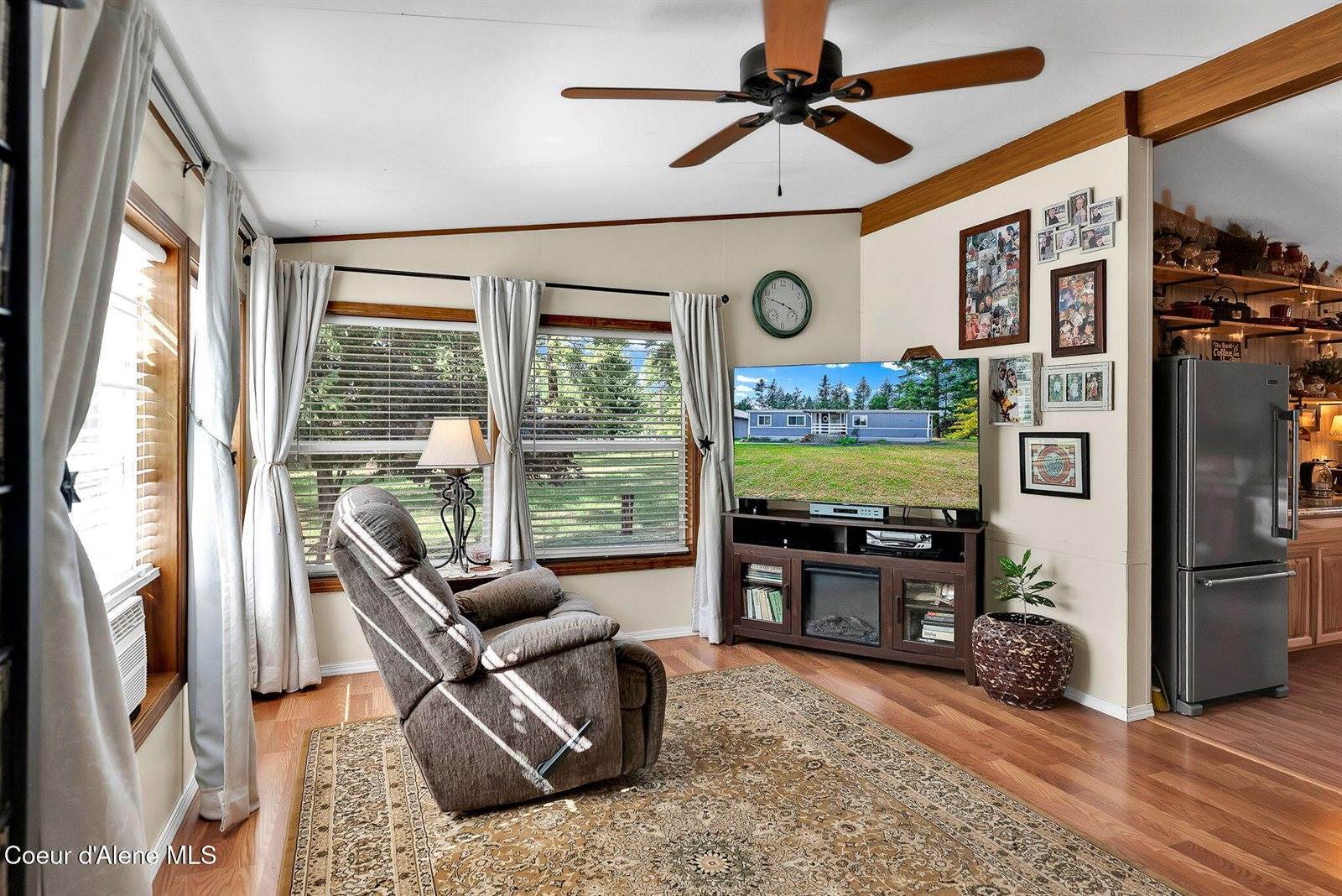 110 Appaloosa Rd, Moyie Springs, ID 83845