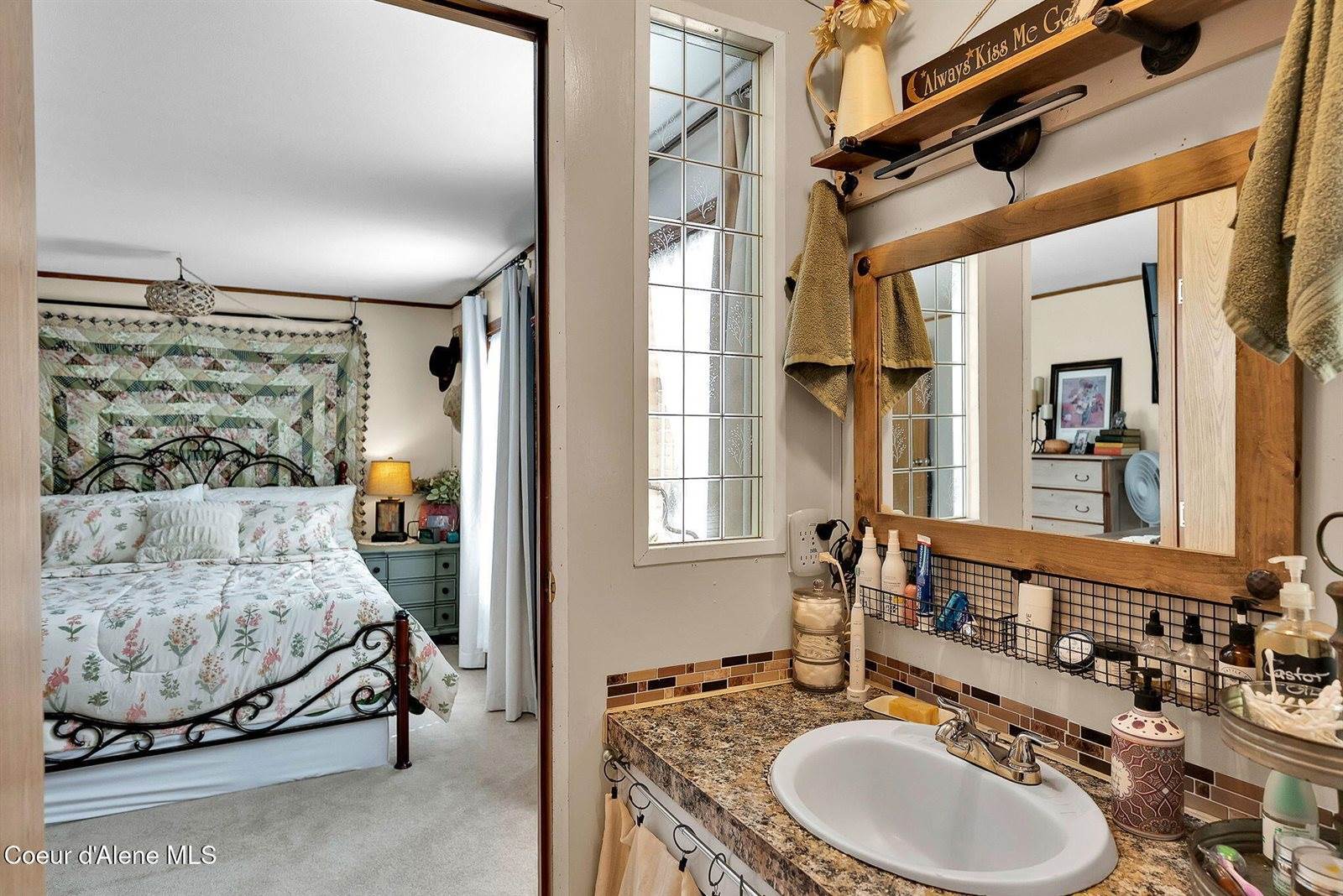 110 Appaloosa Rd, Moyie Springs, ID 83845