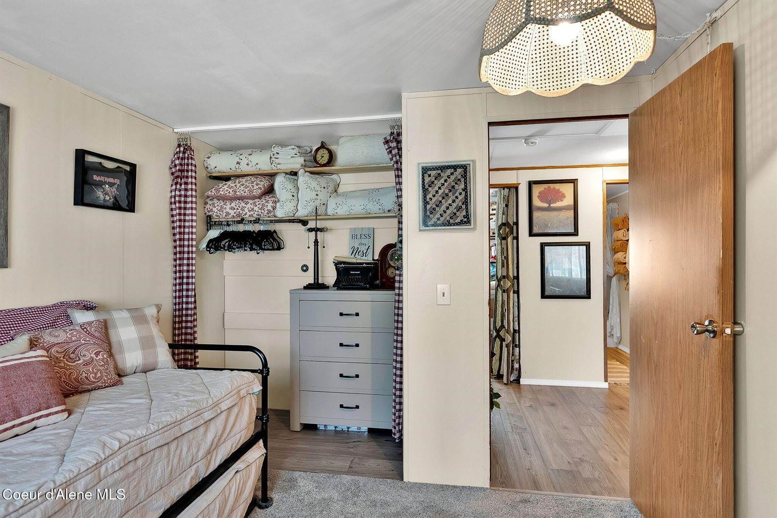 110 Appaloosa Rd, Moyie Springs, ID 83845