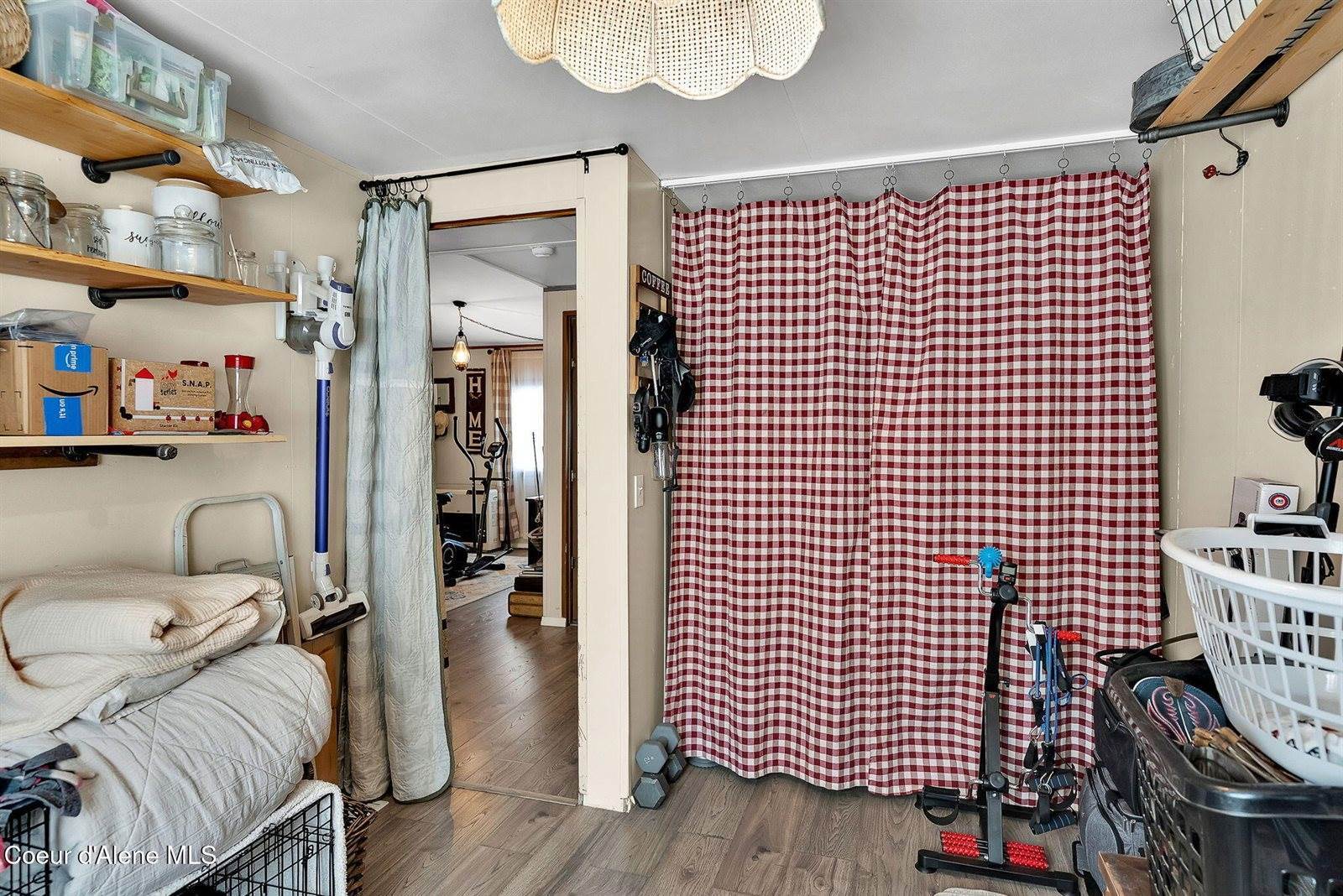 110 Appaloosa Rd, Moyie Springs, ID 83845