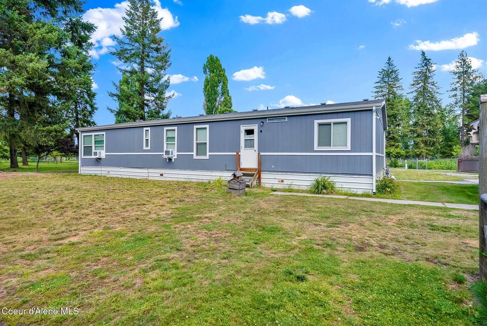 110 Appaloosa Rd, Moyie Springs, ID 83845