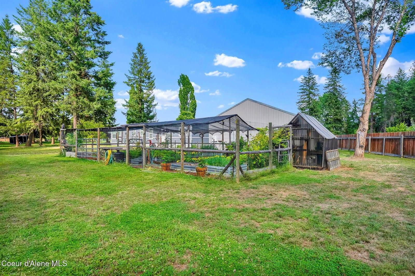 110 Appaloosa Rd, Moyie Springs, ID 83845