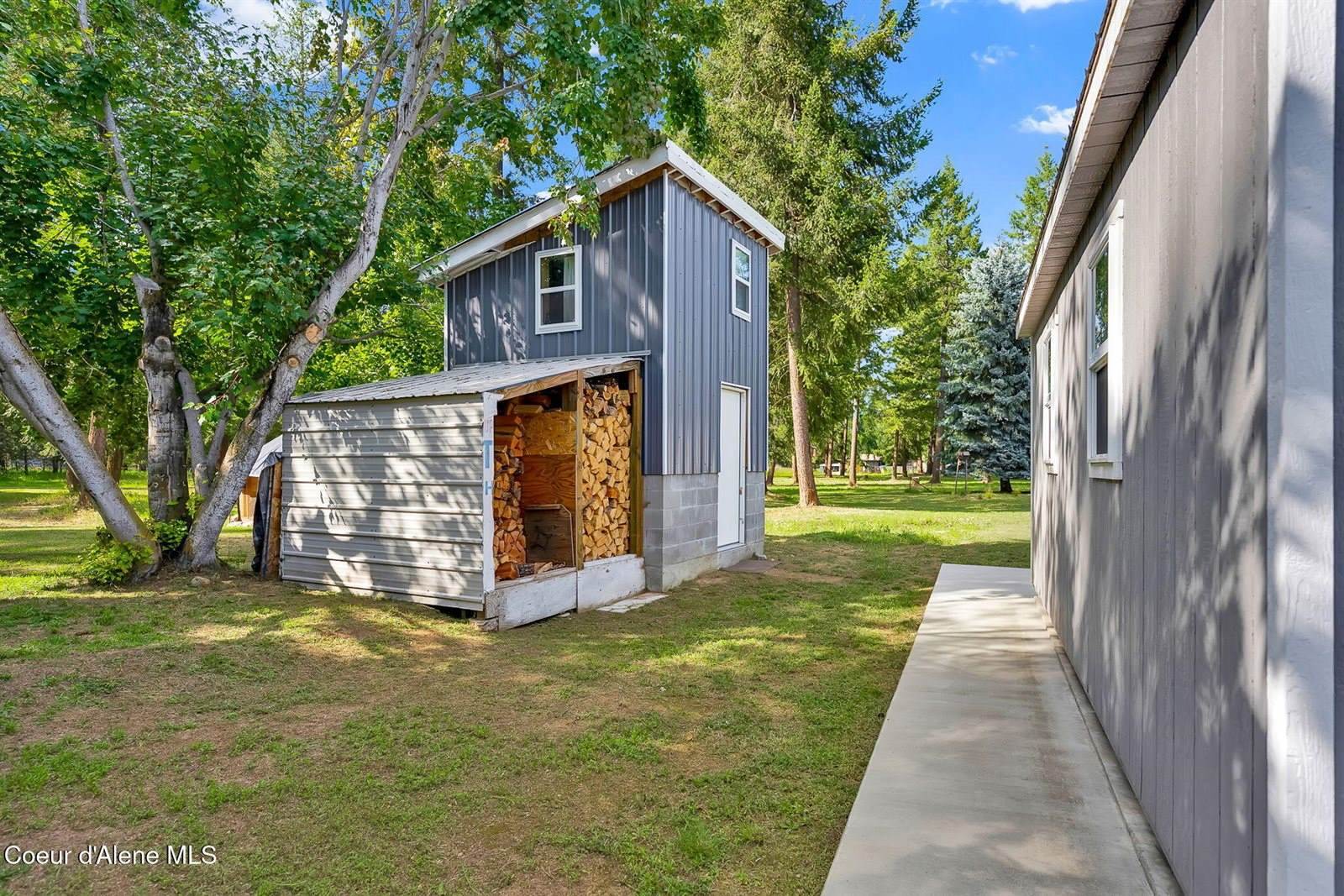 110 Appaloosa Rd, Moyie Springs, ID 83845