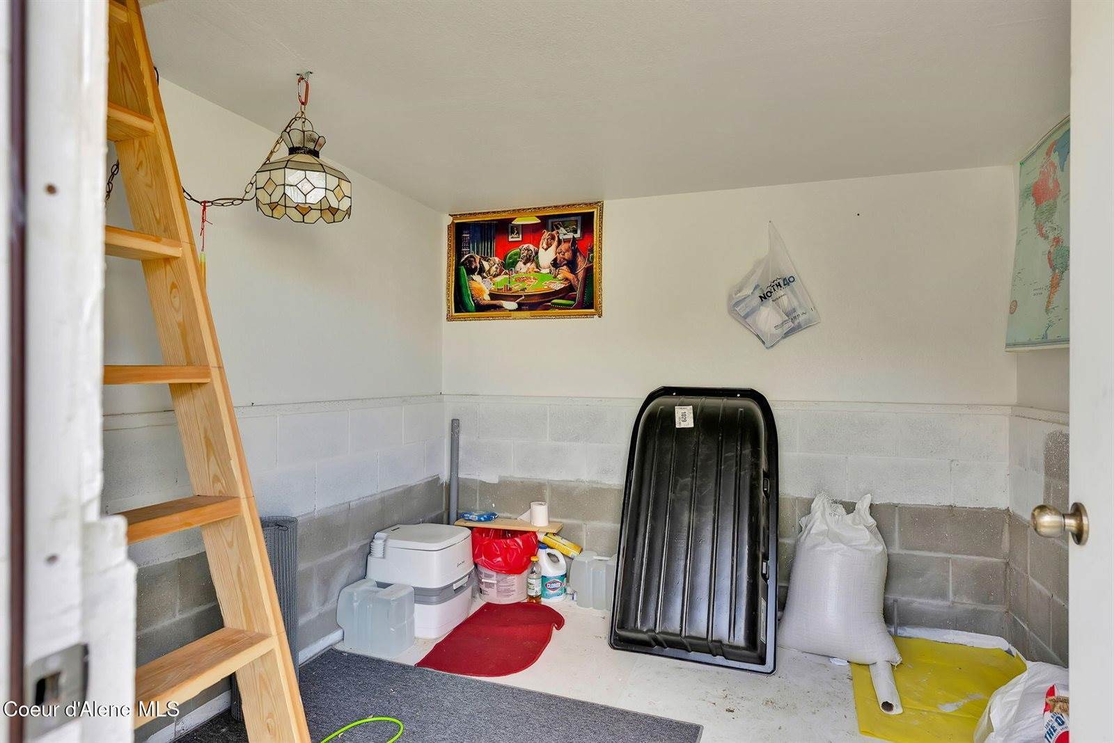 110 Appaloosa Rd, Moyie Springs, ID 83845