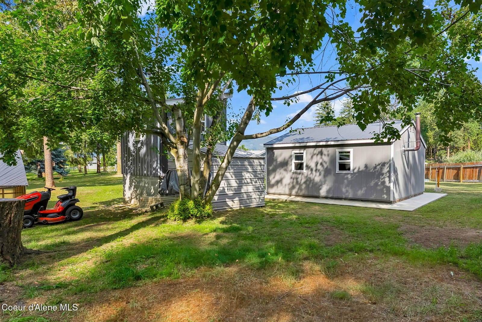 110 Appaloosa Rd, Moyie Springs, ID 83845