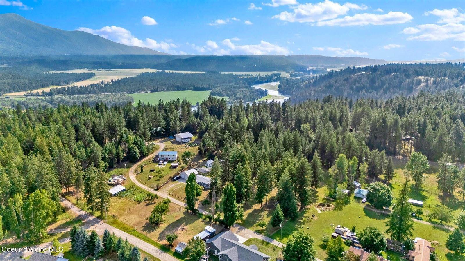 110 Appaloosa Rd, Moyie Springs, ID 83845