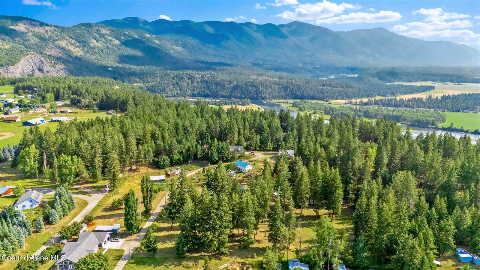 110 Appaloosa Rd, Moyie Springs, ID 83845