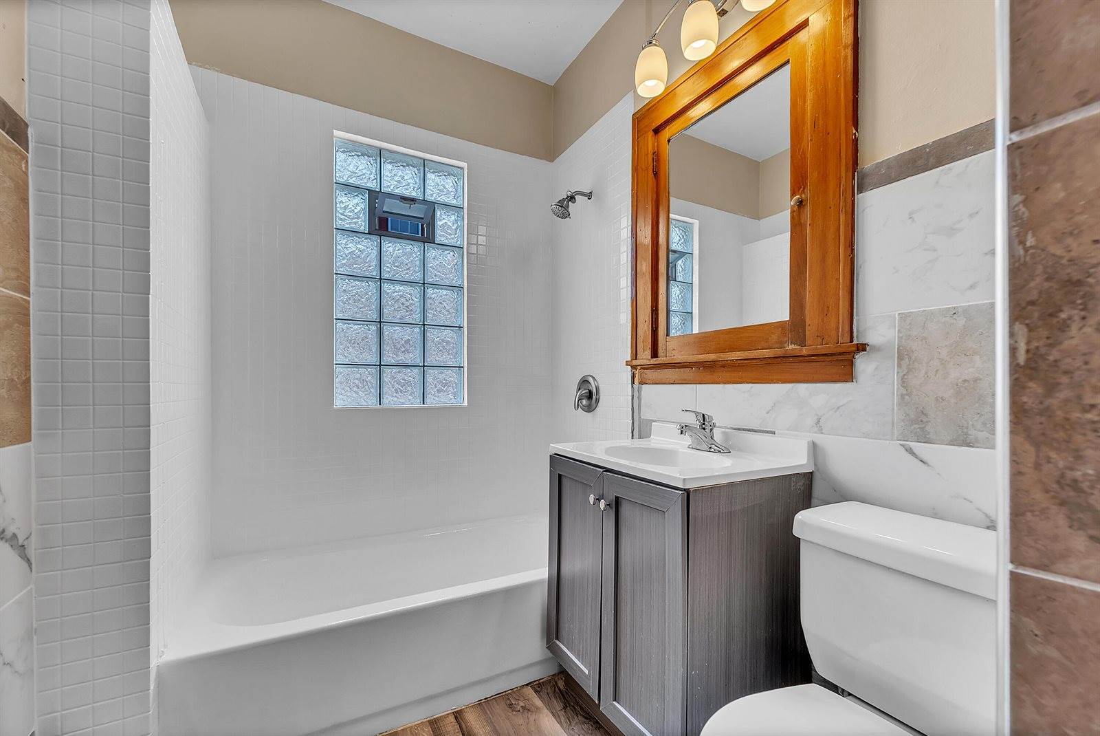 1221 South 24th St, Milwaukee, WI 53204