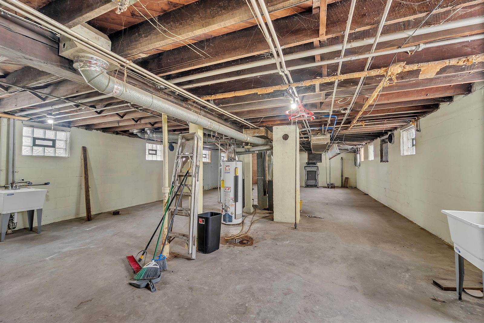 1221 South 24th St, Milwaukee, WI 53204