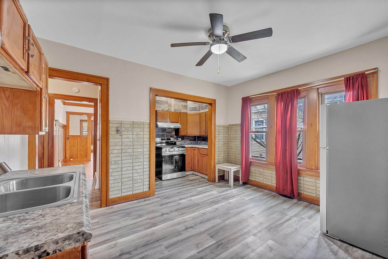 1221 South 24th St, Milwaukee, WI 53204