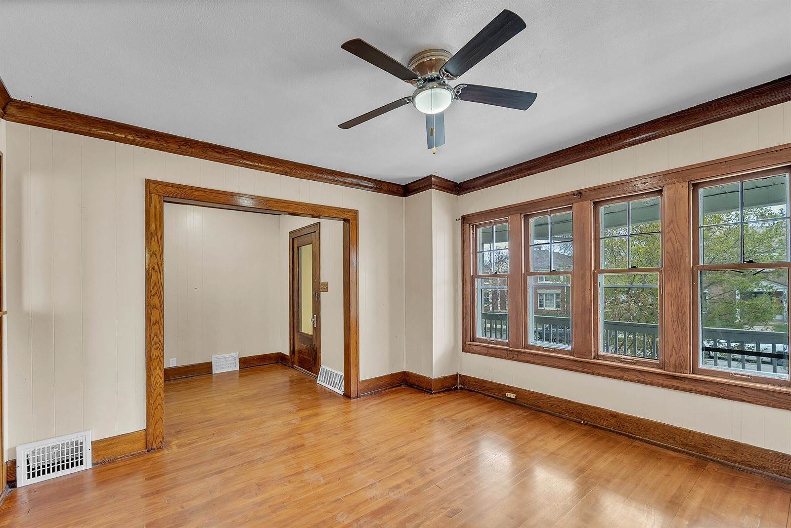 1221 South 24th St, Milwaukee, WI 53204