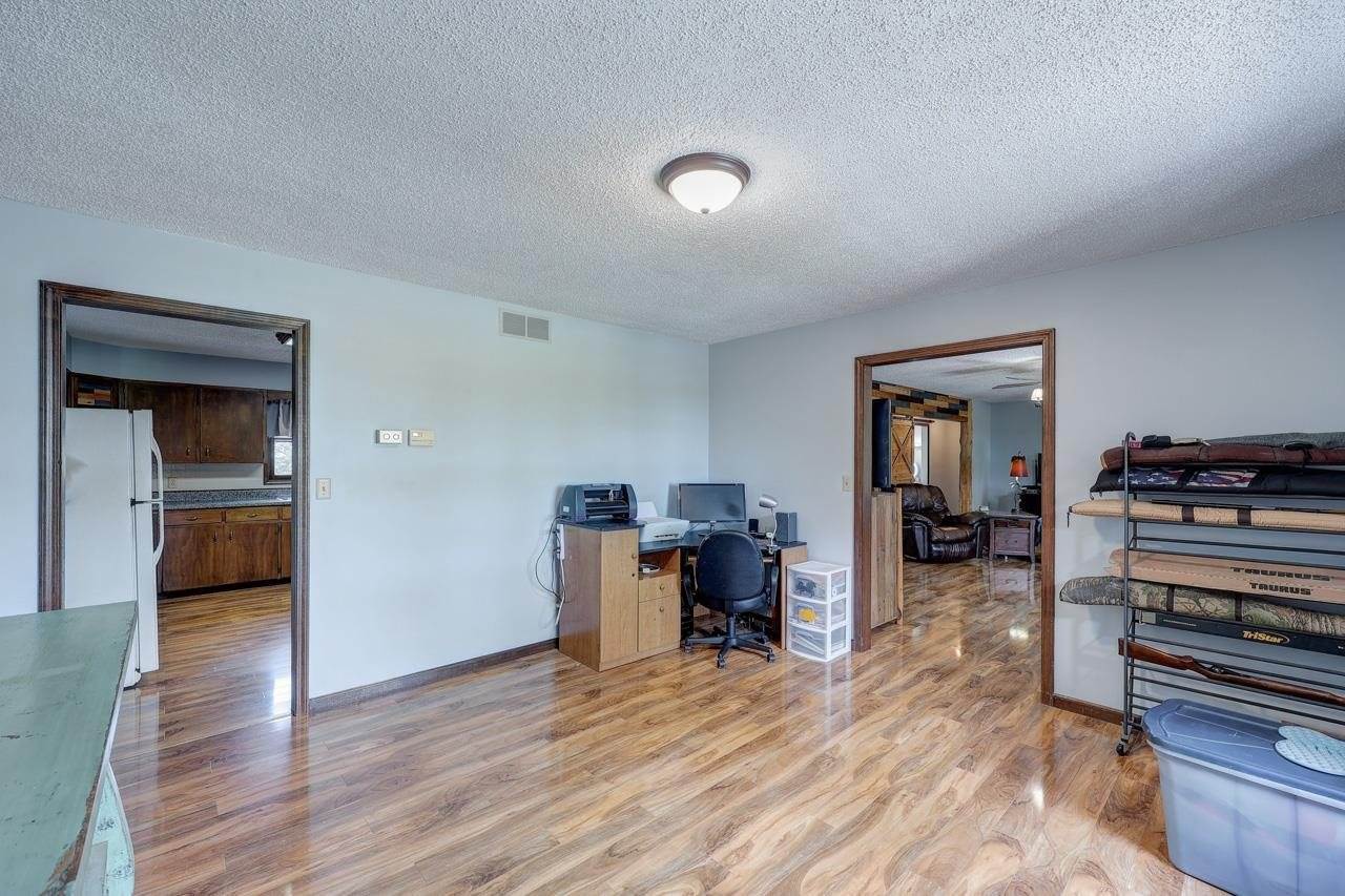 20984 291st Rd, Dexter, KS 67038