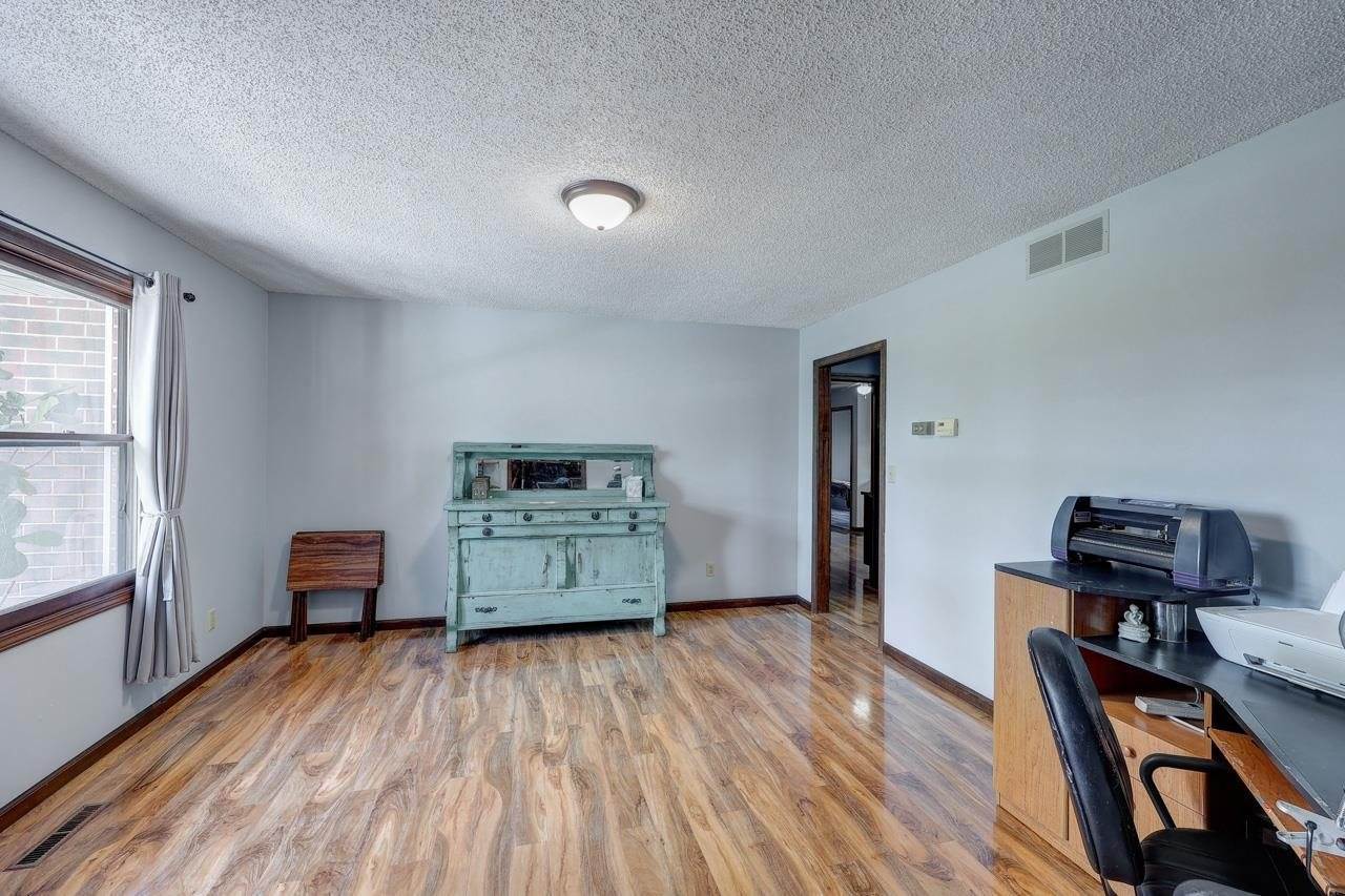 20984 291st Rd, Dexter, KS 67038