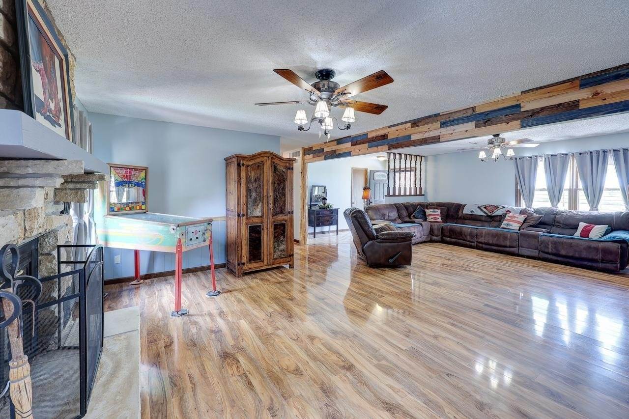 20984 291st Rd, Dexter, KS 67038