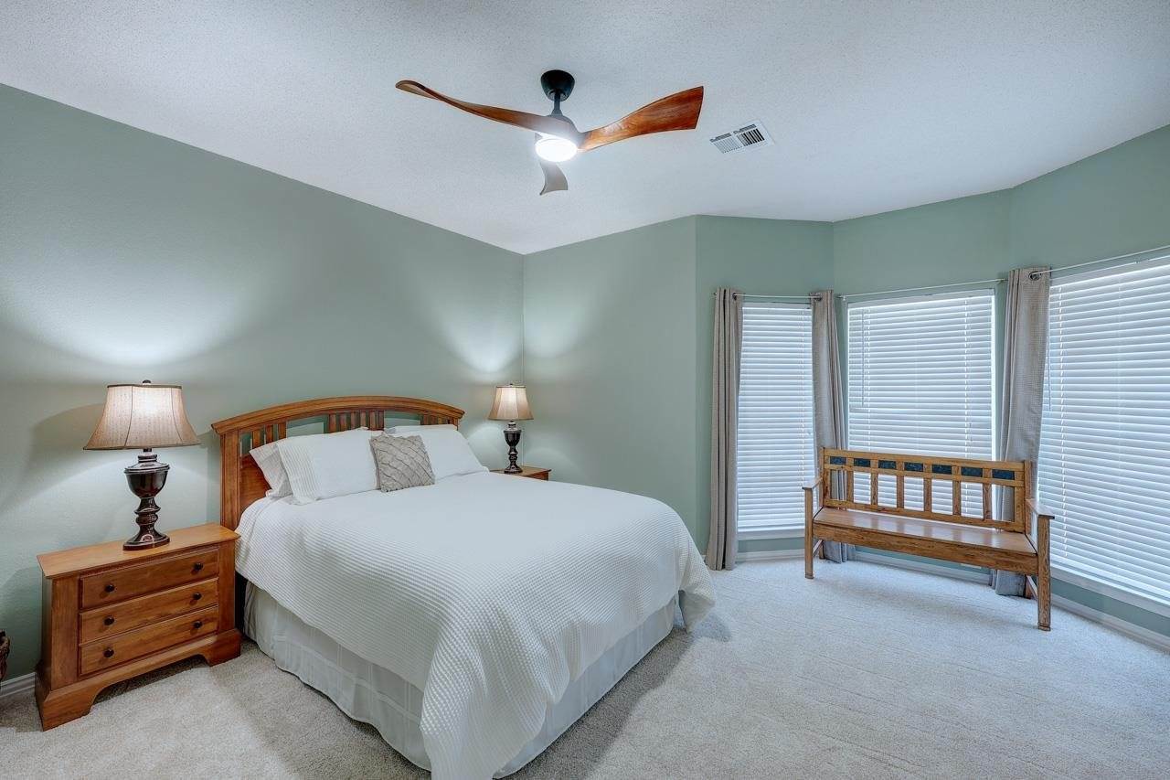 1923 Eastridge Dr, Arkansas City, KS 67005