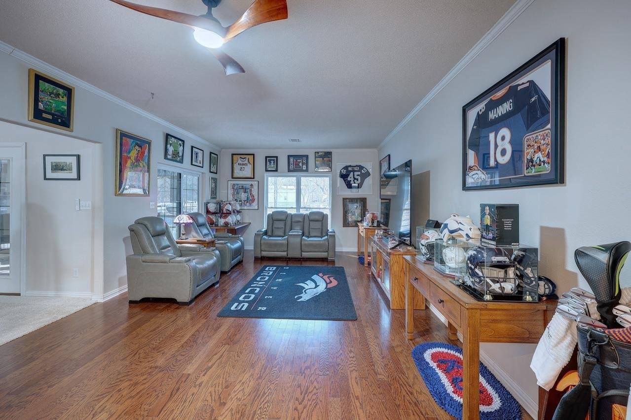 1923 Eastridge Dr, Arkansas City, KS 67005