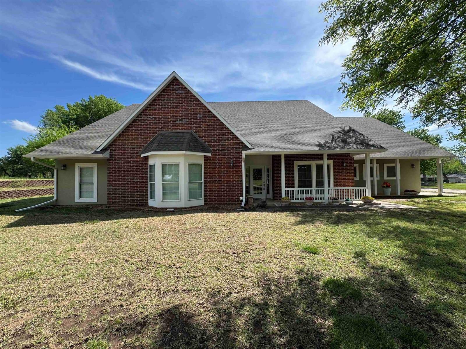 1923 Eastridge Dr, Arkansas City, KS 67005