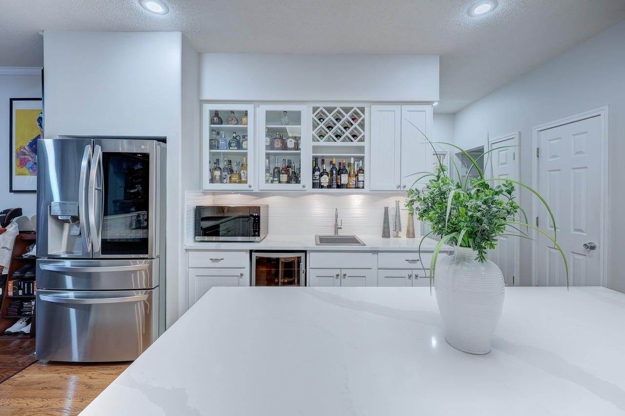 1923 Eastridge Dr, Arkansas City, KS 67005