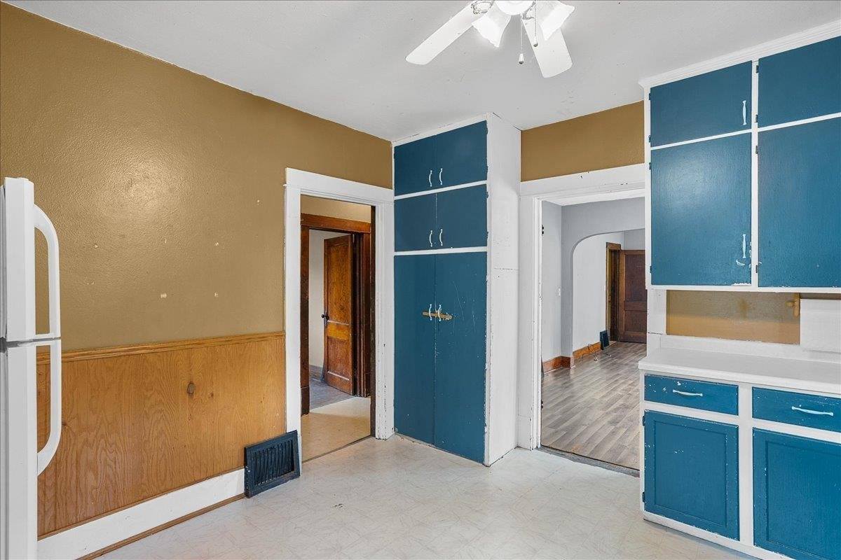 906 S Ash Avenue, Marshfield, WI 54449