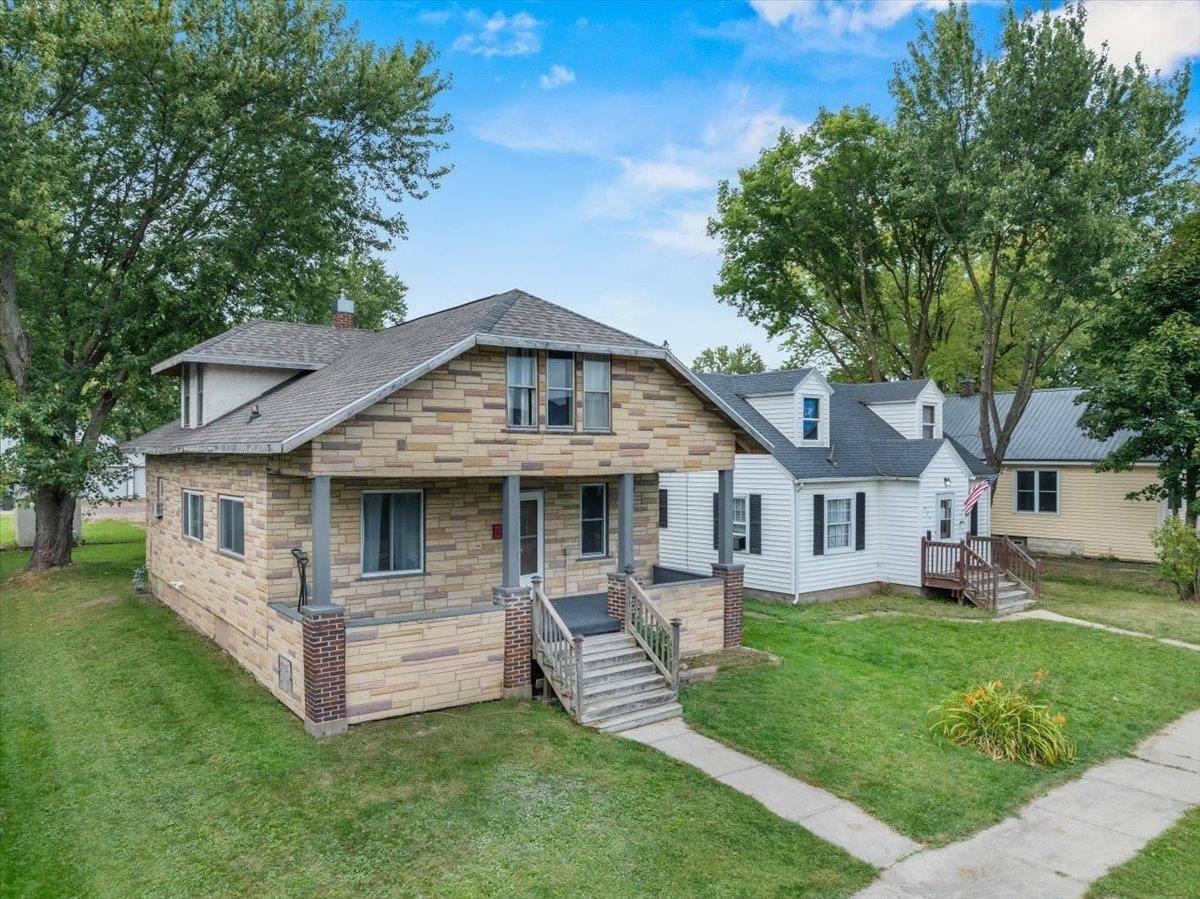 906 S Ash Avenue, Marshfield, WI 54449