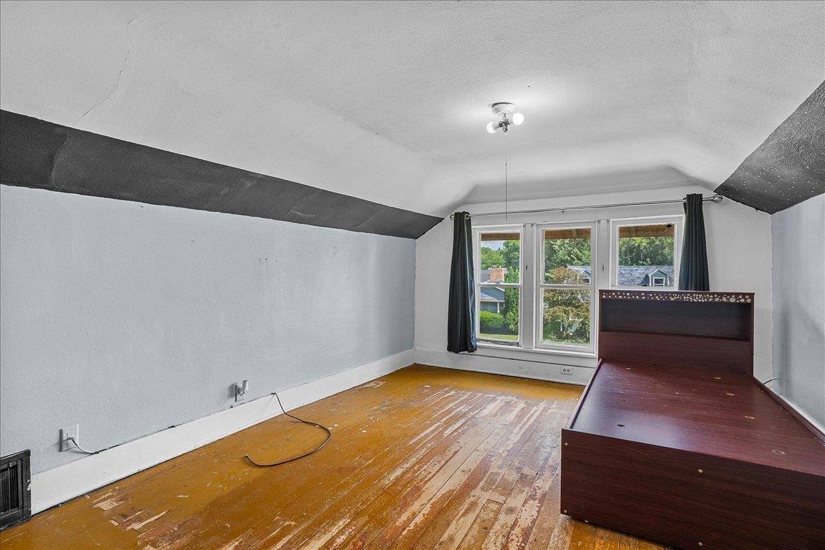 906 S Ash Avenue, Marshfield, WI 54449