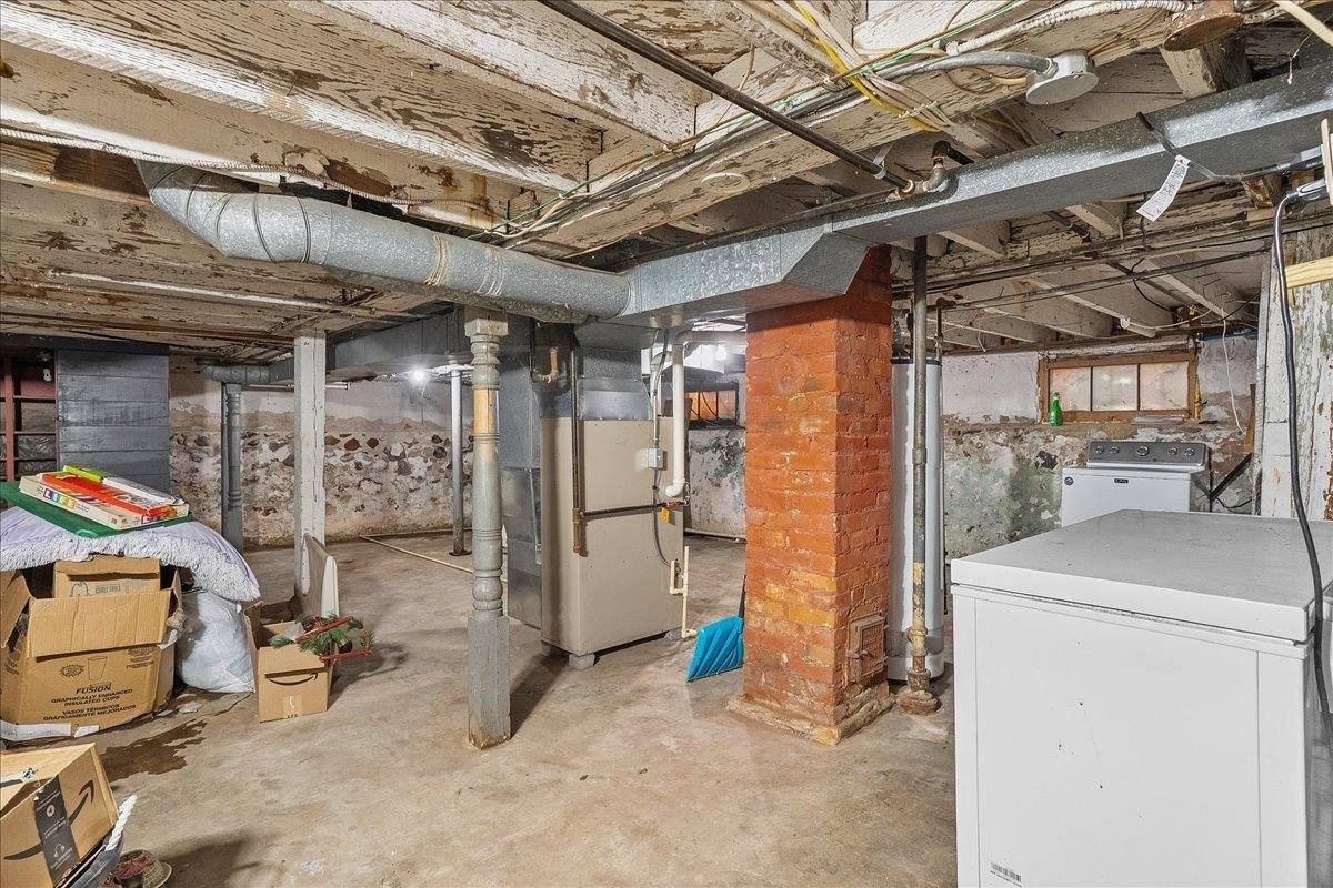 906 S Ash Avenue, Marshfield, WI 54449