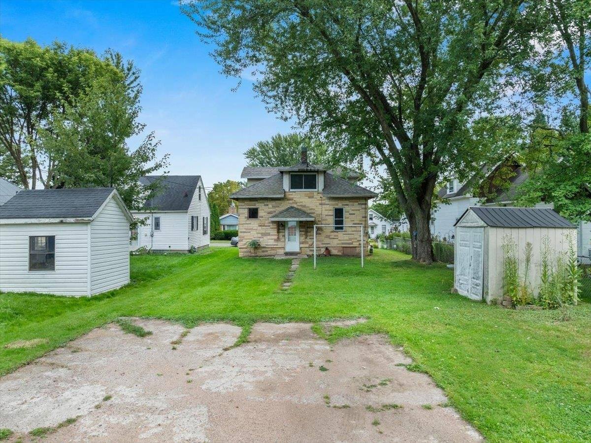 906 S Ash Avenue, Marshfield, WI 54449