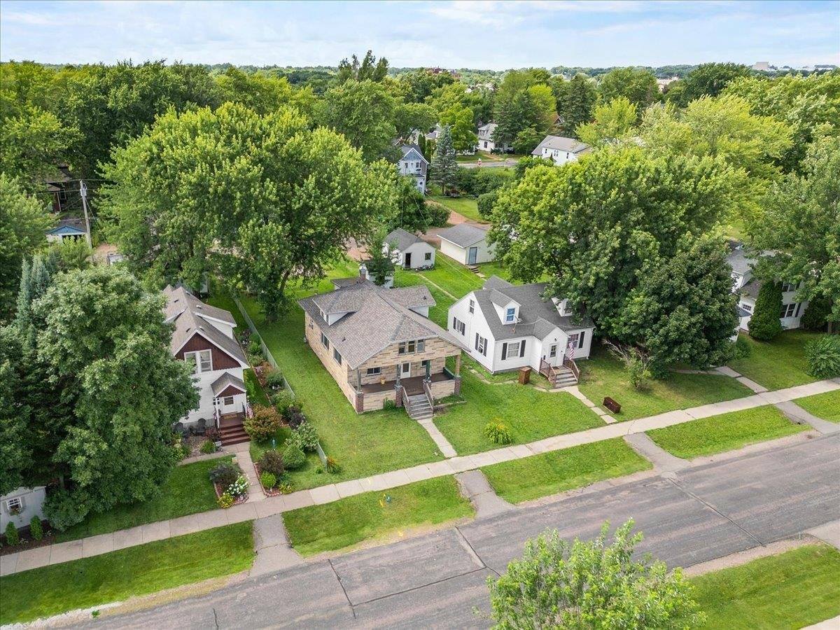 906 S Ash Avenue, Marshfield, WI 54449