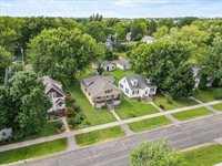 906 S Ash Avenue, Marshfield, WI 54449