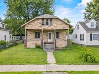 906 S Ash Avenue, Marshfield, WI 54449