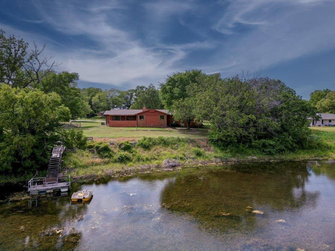 4 Lakeridge Dr, Arkansas City, KS 67005