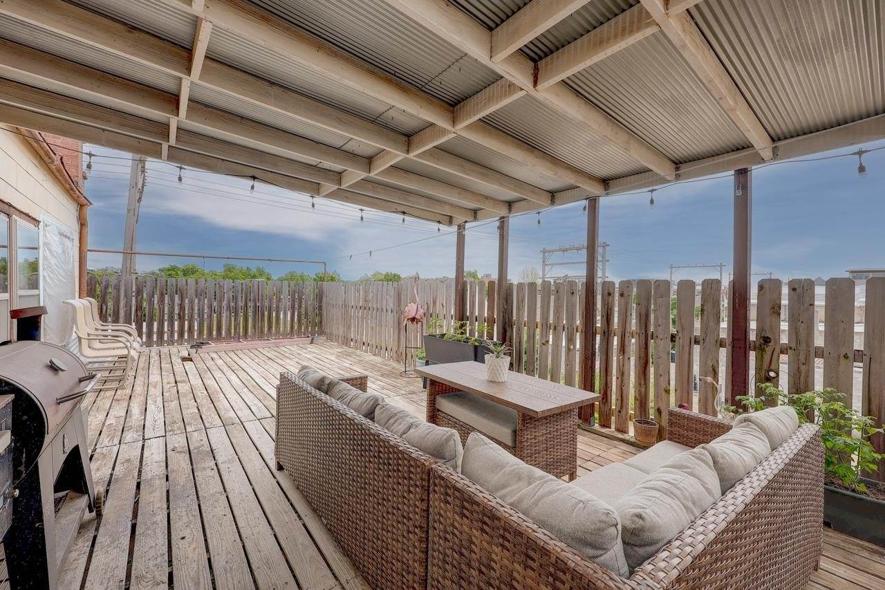 107 East 7th Ave, Winfield, KS 67156