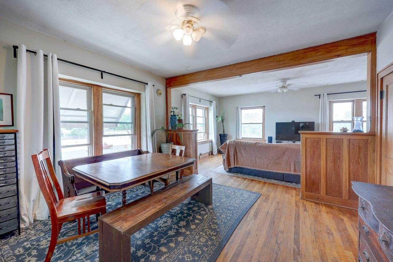 107 East 7th Ave, Winfield, KS 67156