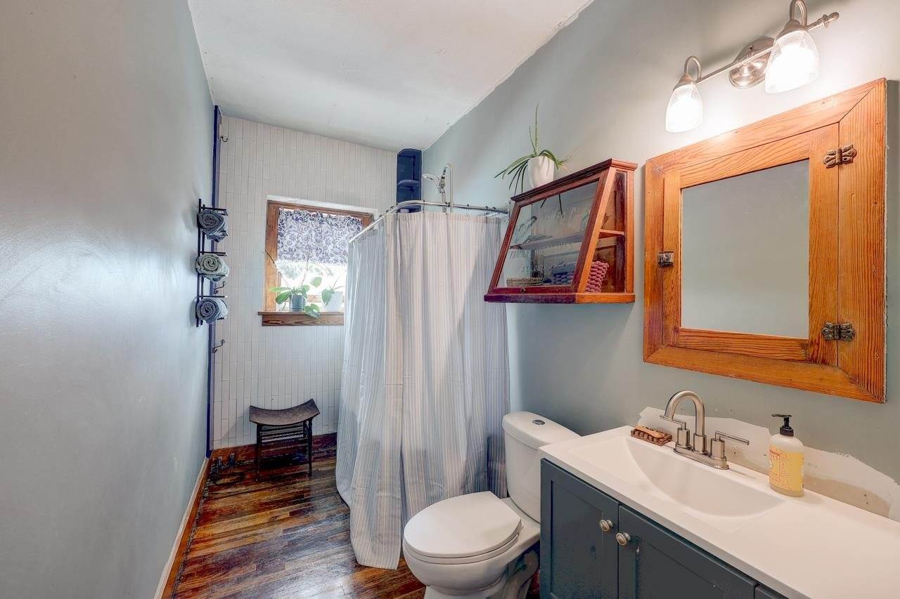 107 East 7th Ave, Winfield, KS 67156