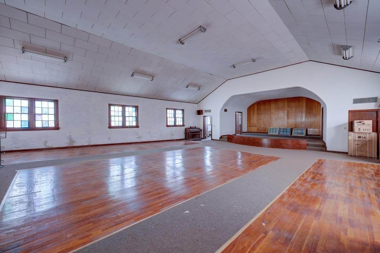 1020 East 12th Ave, Winfield, KS 67156