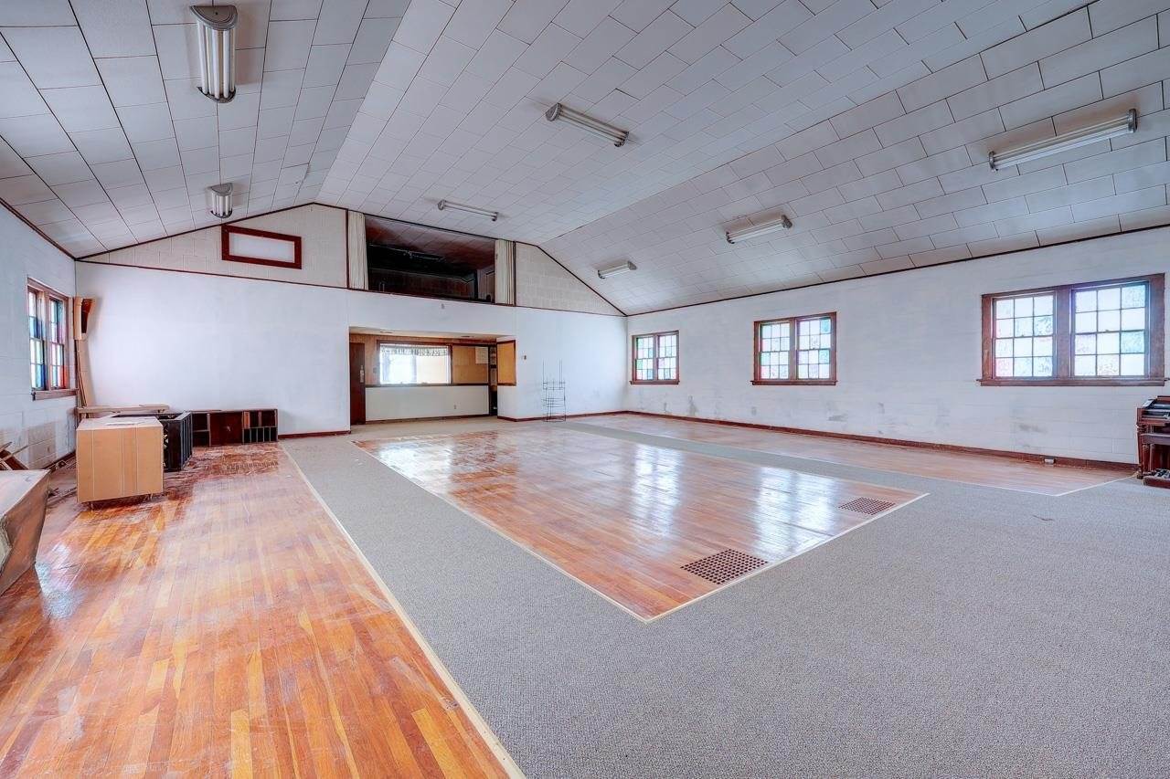 1020 East 12th Ave, Winfield, KS 67156