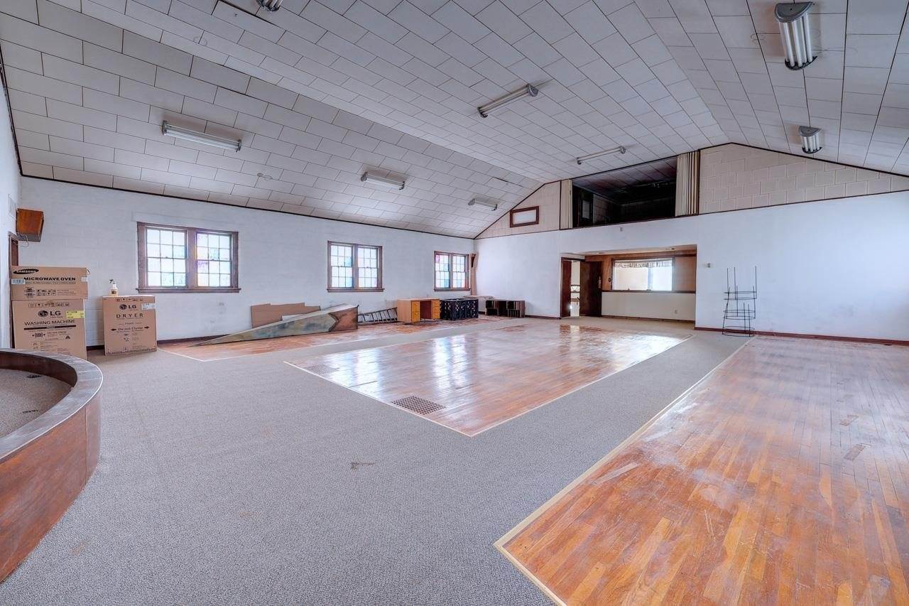 1020 East 12th Ave, Winfield, KS 67156