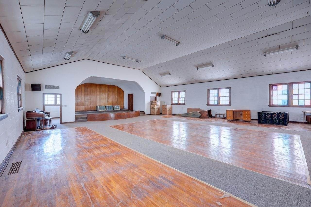 1020 East 12th Ave, Winfield, KS 67156