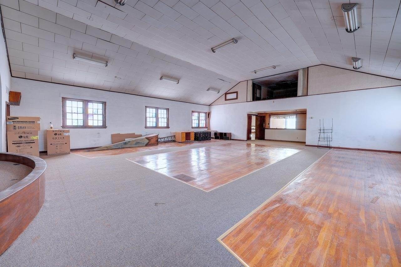 1020 East 12th Ave, Winfield, KS 67156