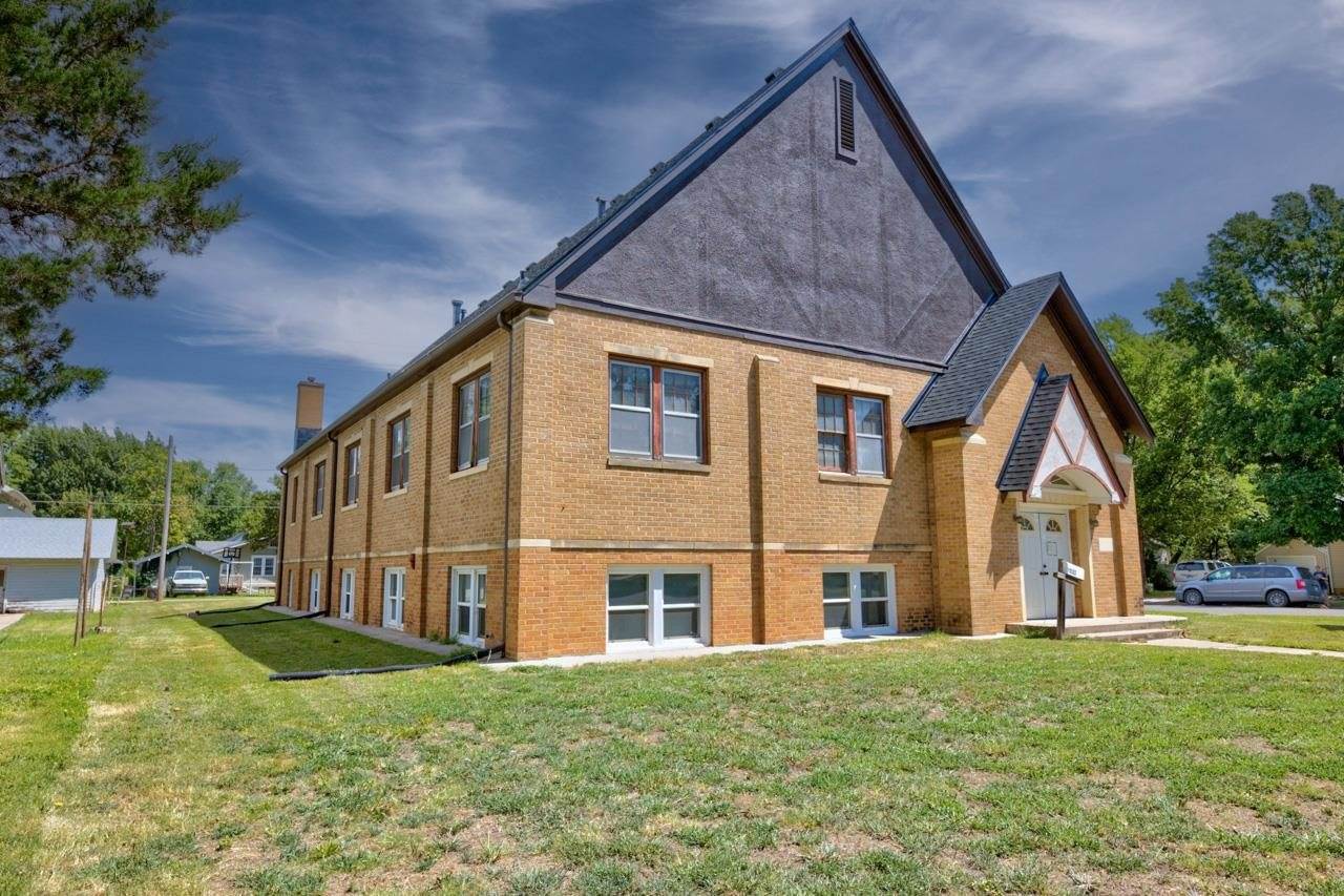 1020 East 12th Ave, Winfield, KS 67156