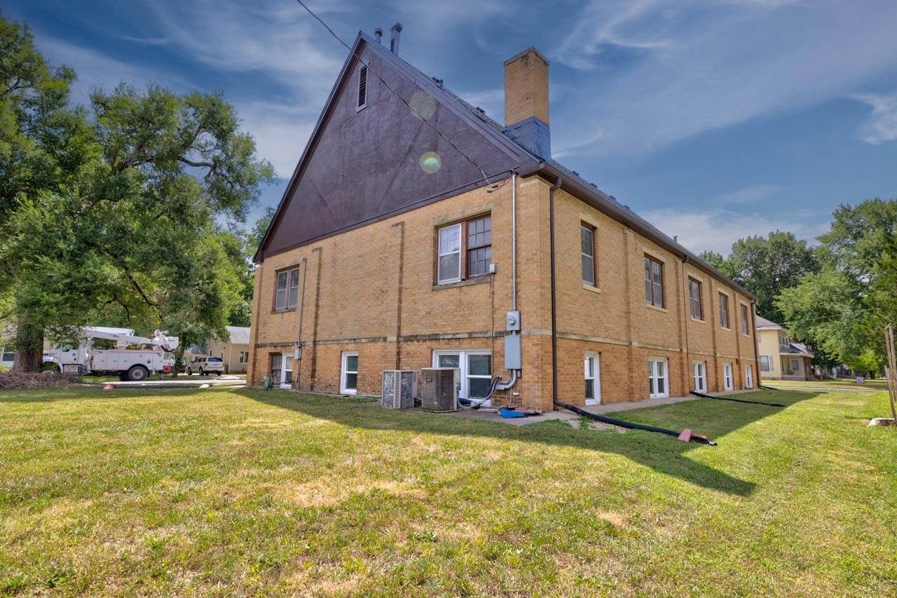 1020 East 12th Ave, Winfield, KS 67156