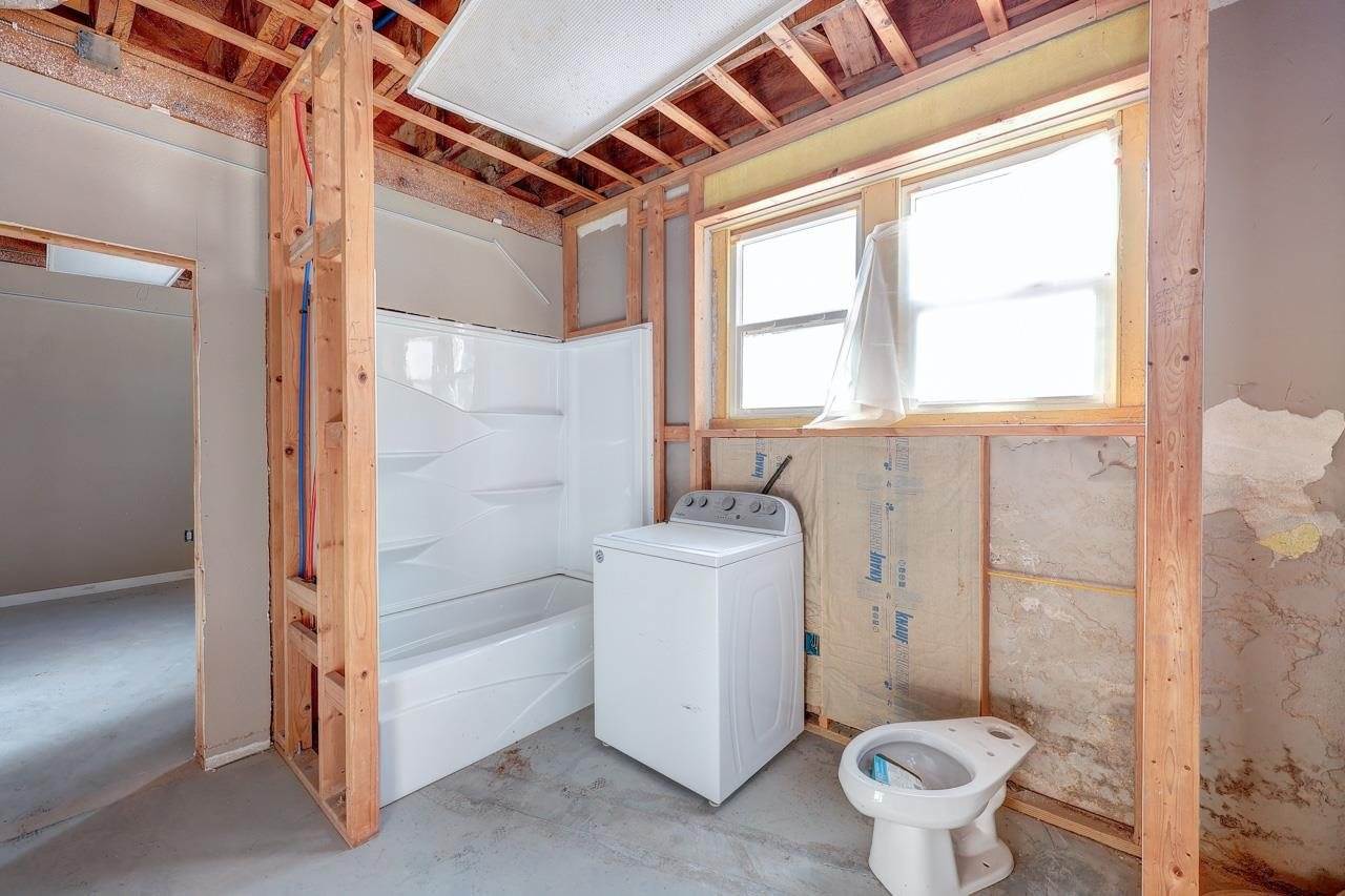 1020 East 12th Ave, Winfield, KS 67156