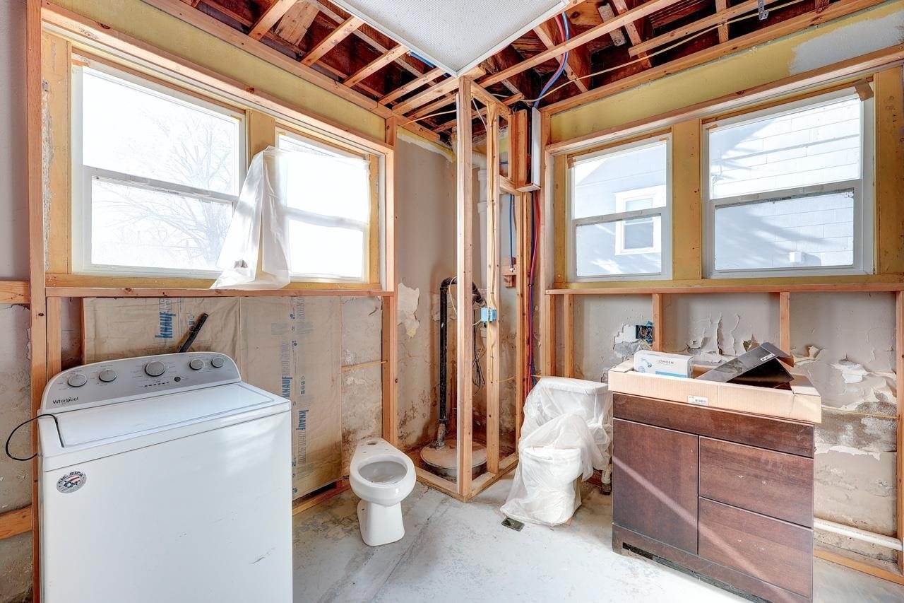 1020 East 12th Ave, Winfield, KS 67156