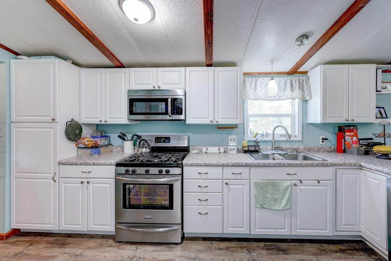 10714 284th Dr, Arkansas City, KS 67005