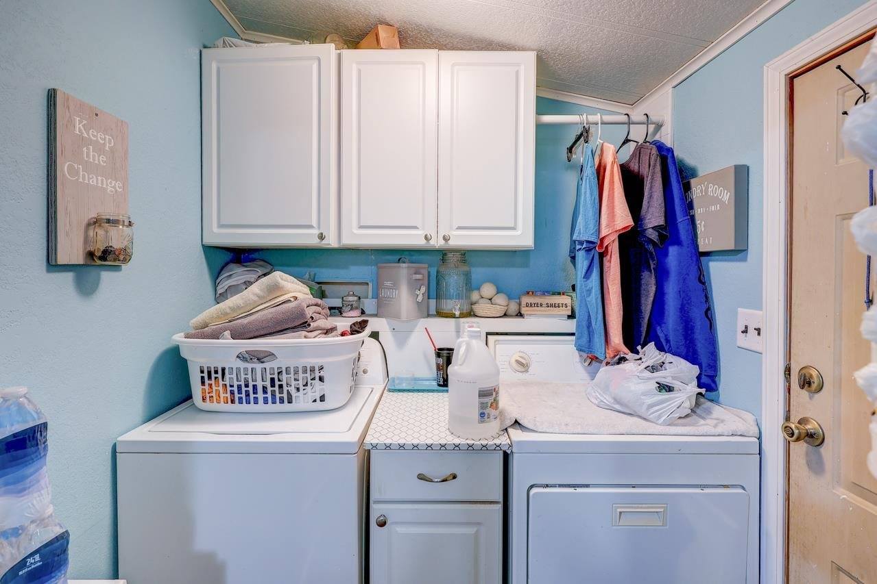 10714 284th Dr, Arkansas City, KS 67005