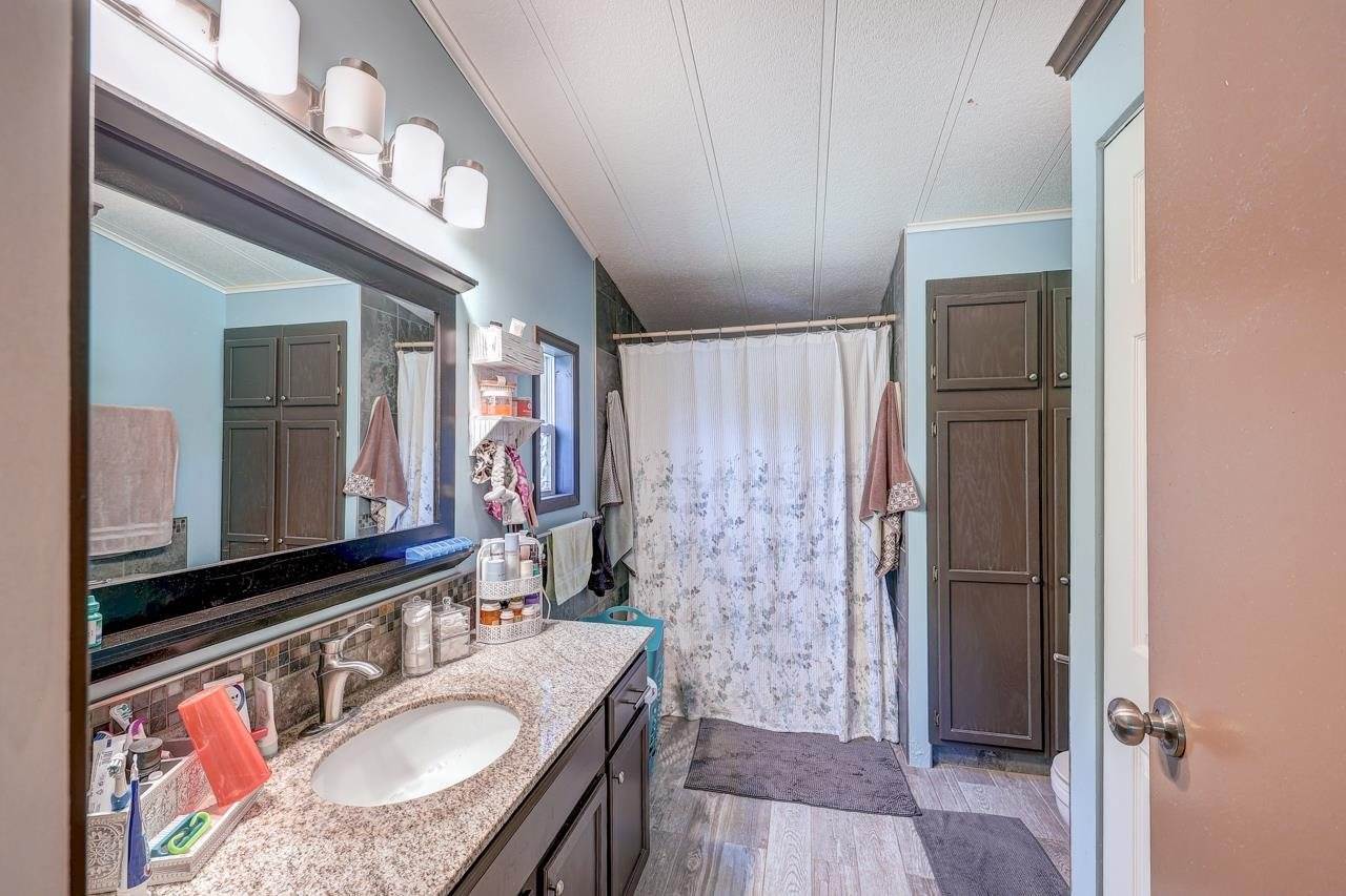 10714 284th Dr, Arkansas City, KS 67005