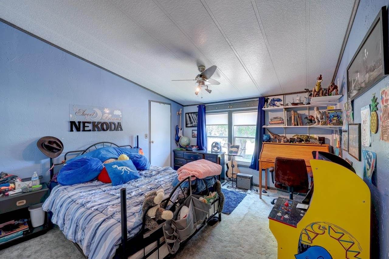 10714 284th Dr, Arkansas City, KS 67005