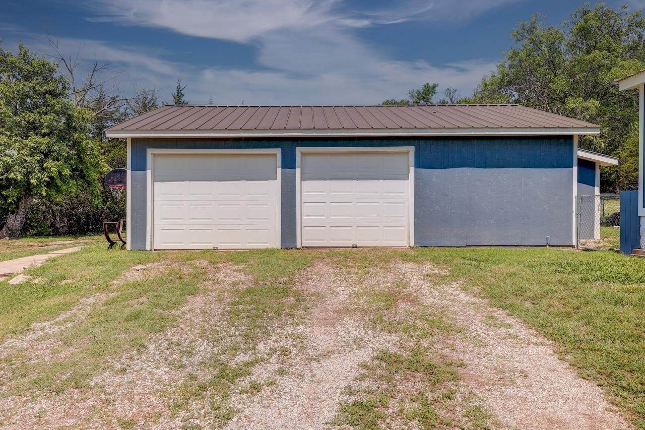 10714 284th Dr, Arkansas City, KS 67005