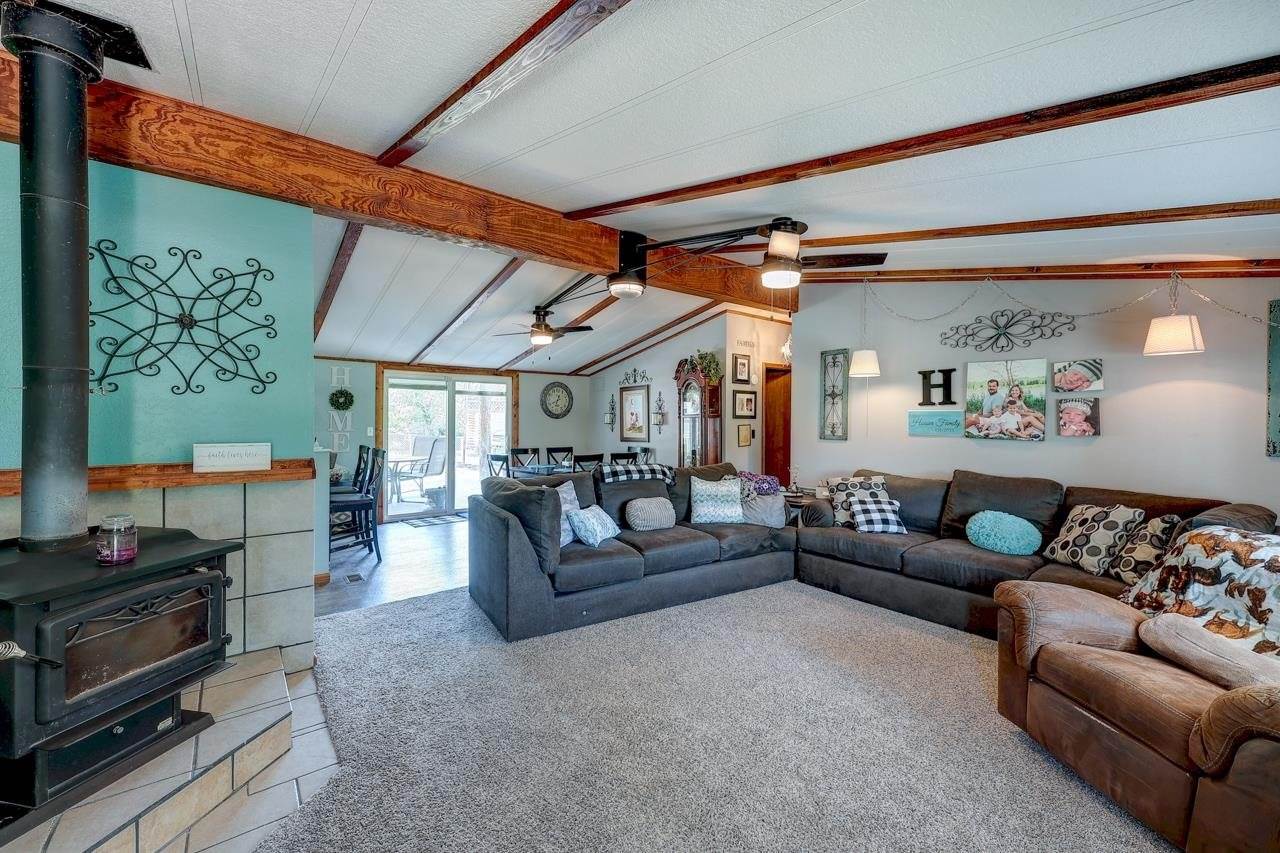 10714 284th Dr, Arkansas City, KS 67005